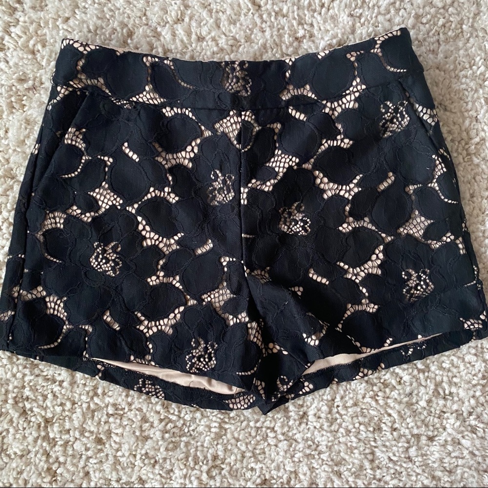 Express Black/Nude Lace Shorts Size 0